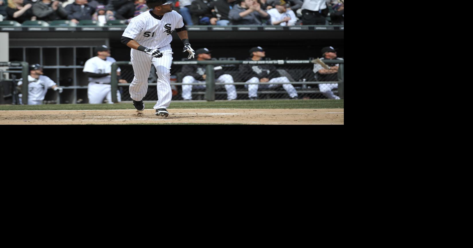 Dunn powers White Sox win