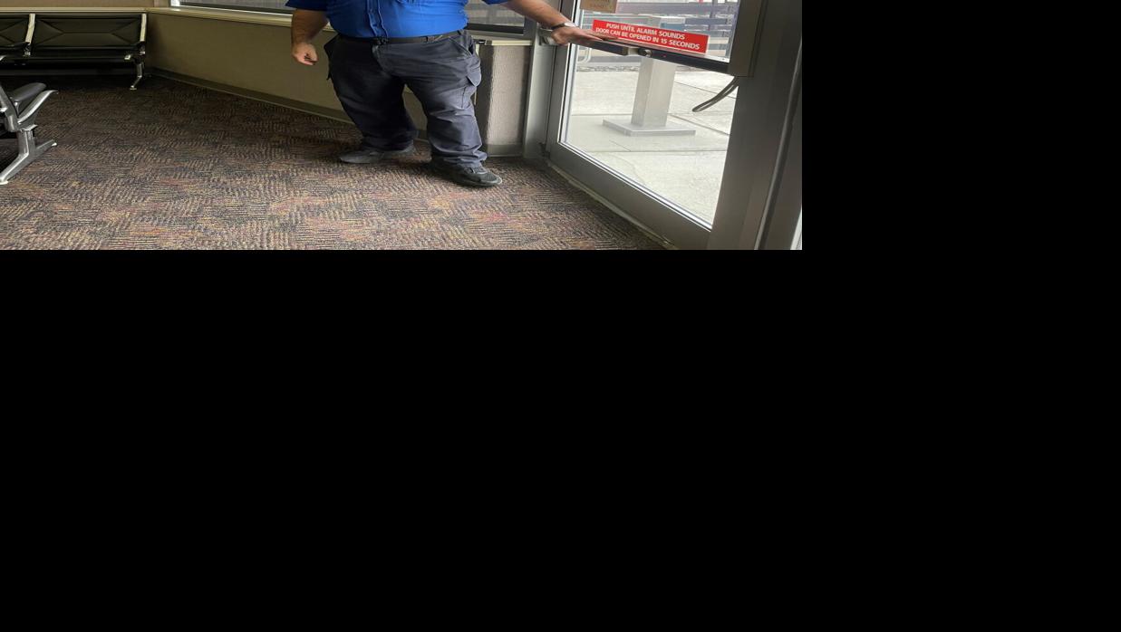 Pangborn Memorial Airport TSA team jumps into action to help traveler