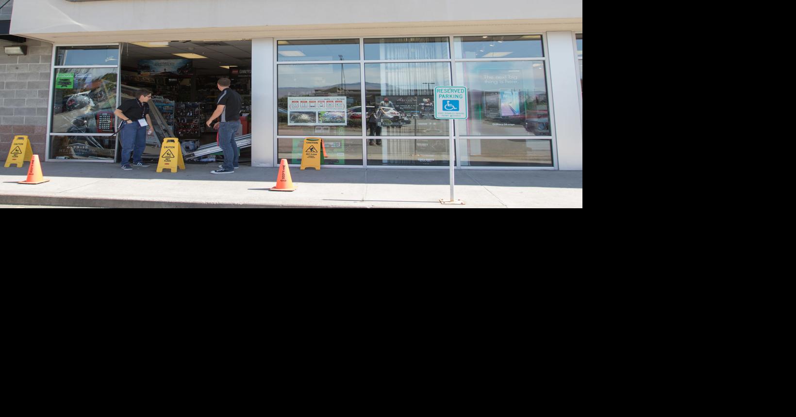 GameStop storefront damaged in auto accident | News | wenatcheeworld.com