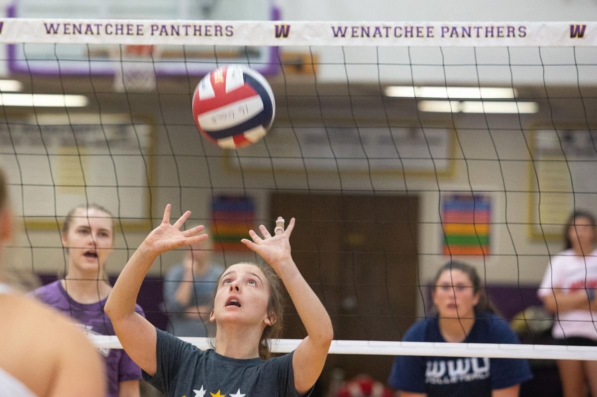 Ncw Volleyball Club Camp Gives Players A Crash Course Sports Wenatcheeworld Com