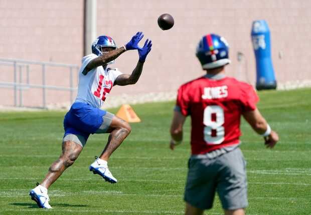 New York Giants tight end Darren Waller on why he settled with No