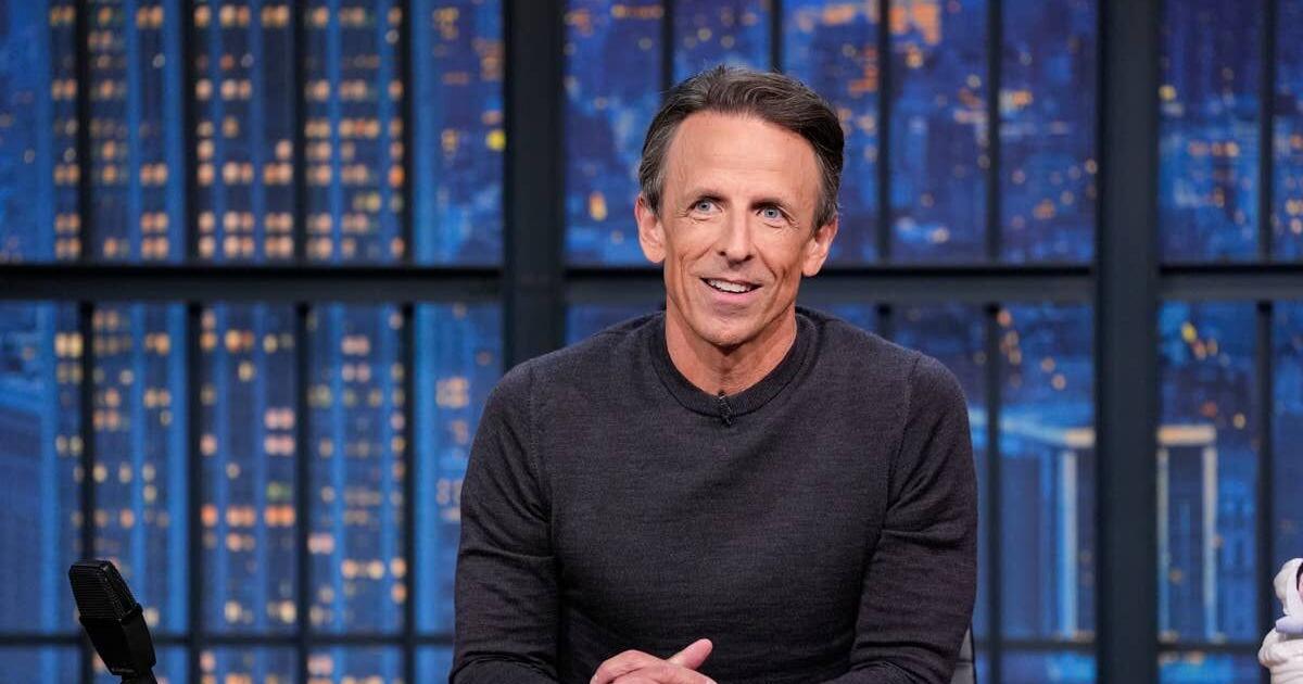 Seth Meyers Crowns Barack Obama ‘Stand-Up Obama’ With a Joke About Trump’s Cheesecake Factory White House