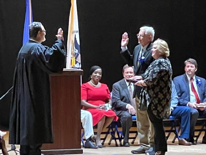 DeRidder Mayor Misty Clanton & Incoming DeRidder City Council Take ...