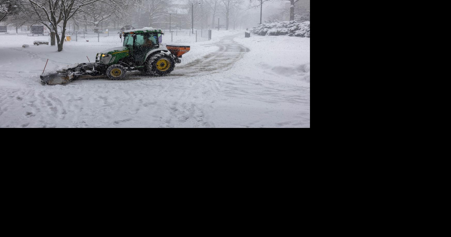 Students attend classes despite winter weather