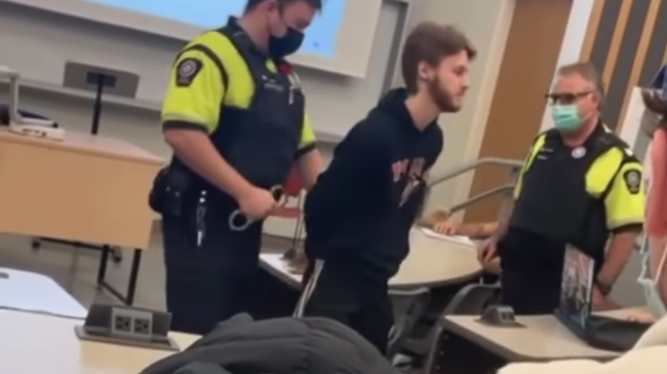 Unmasked, unvaxxed student expelled for trespassing on campus | News Unmasked, unvaxxed student expelled for trespassing on campus | News