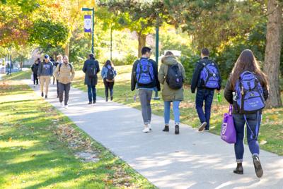 Walking on campus (Photo)