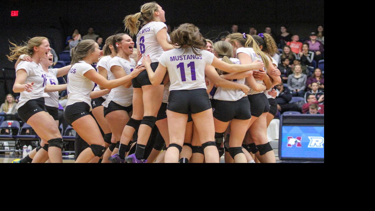 Western women's volleyball team Too hot? Features westerngazette.ca