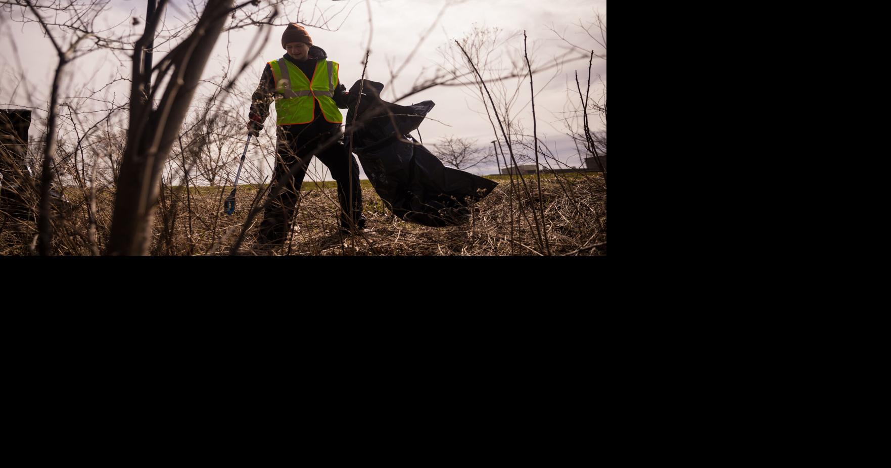 Trash Club gathers around campus for weekly street cleanup | News ...