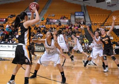 Wmu Women S Basketball Defeats Valparaiso With Aurielle Anderson S