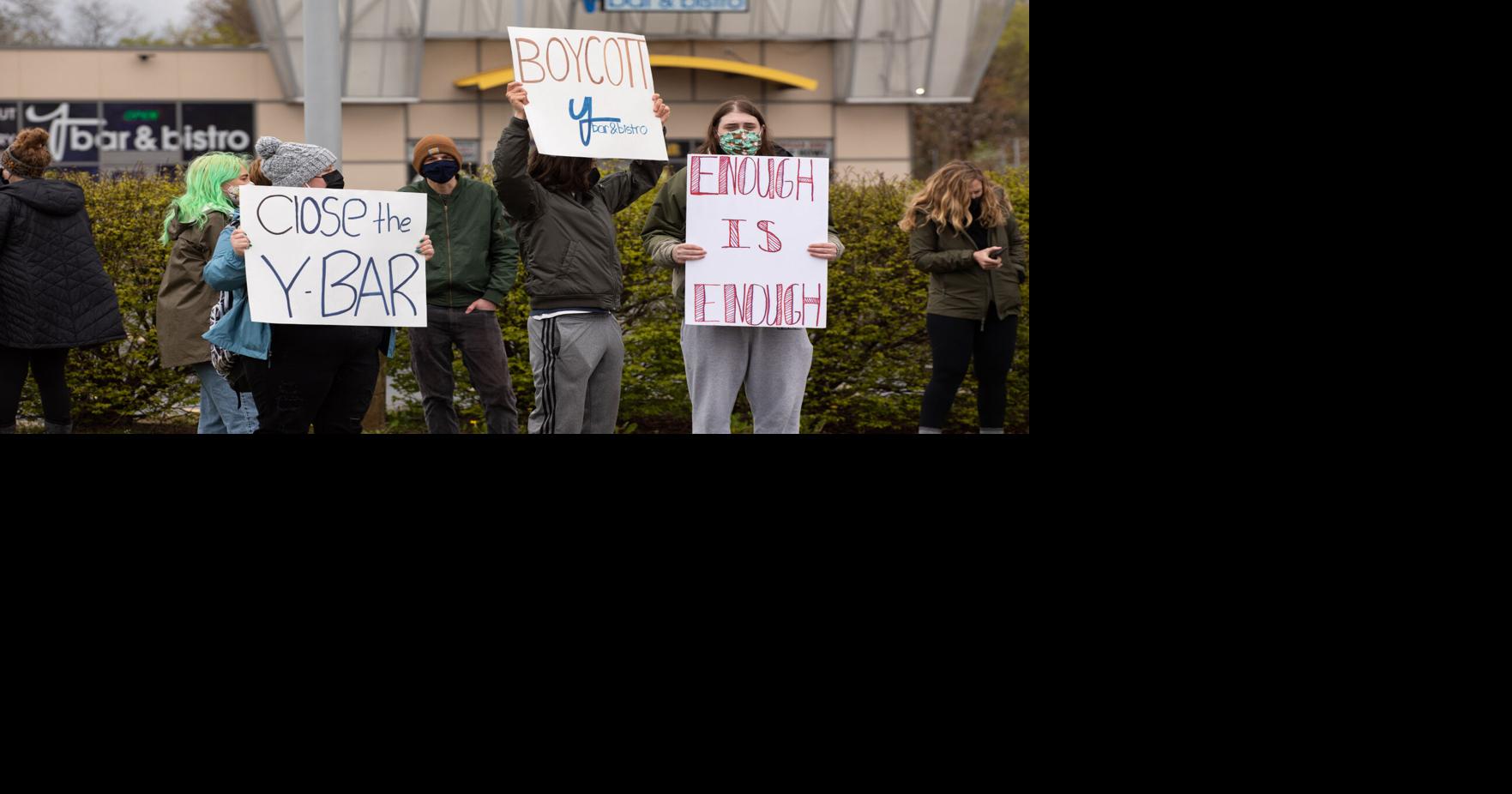 Kalamazoo community shares thoughts, stories at YBar protest News