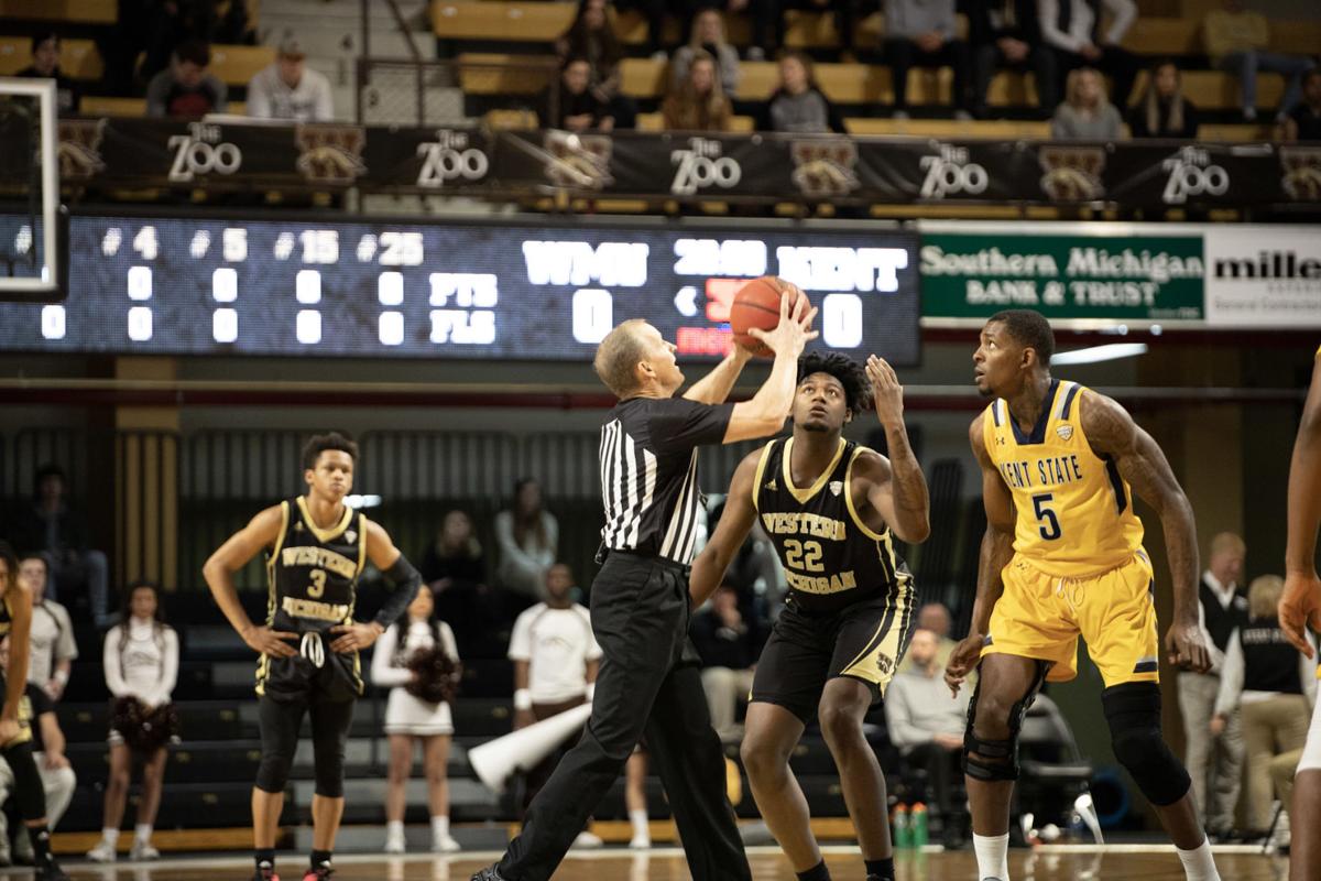 Men S Basketball Secures Two Commits On First Day Of Signing