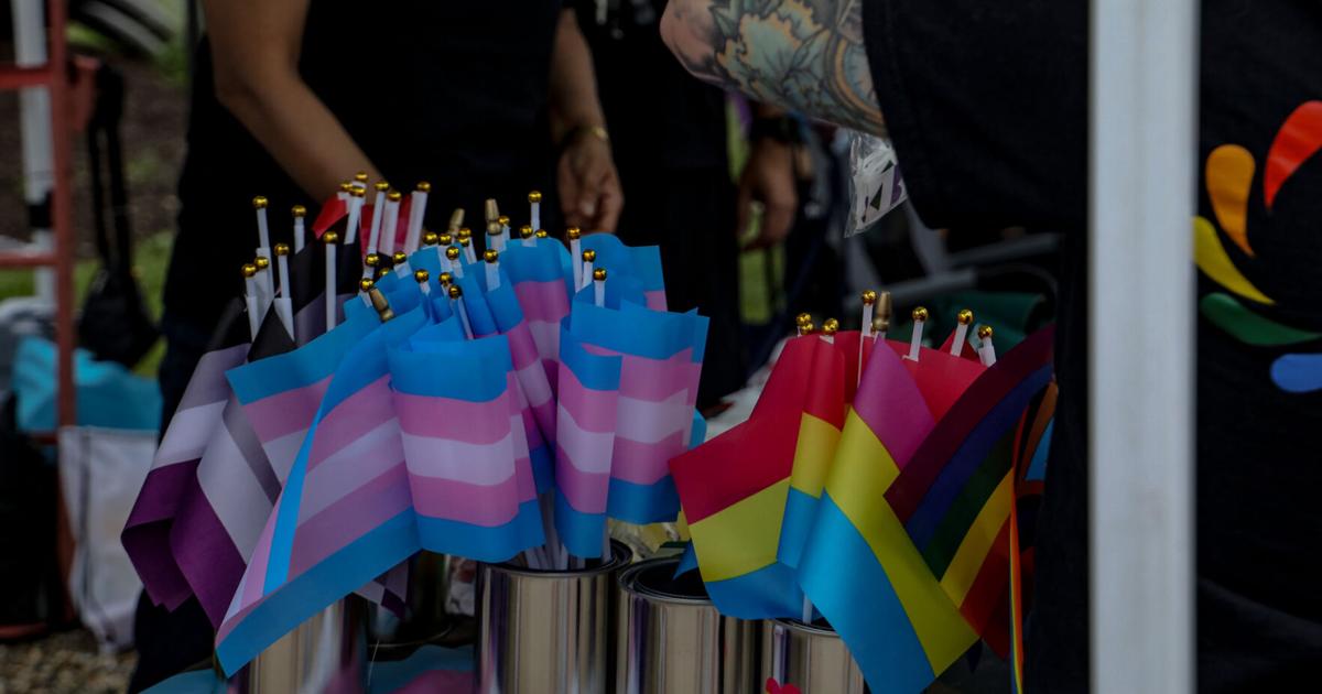 LBGT Student Services hosts Lavender Graduation ceremony