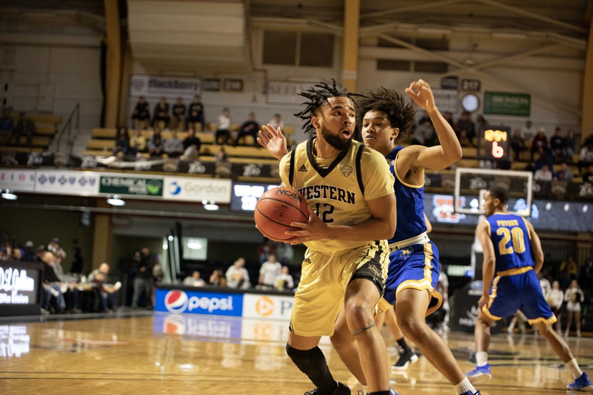 Flowers Blooming Into Wmu Basketball S Next Star Sports Westernherald Com