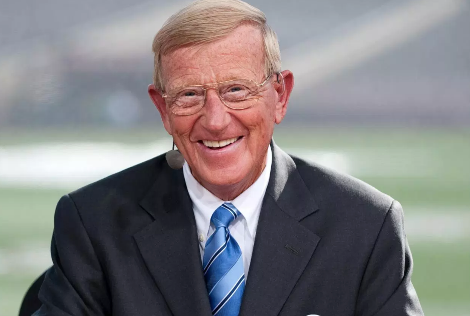Hall Of Fame Football Coach Lou Holtz Coming To Kalamazoo Community Culture Westernherald Com Lou holtz videos on dvd. hall of fame football coach lou holtz