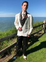 Teen gets idea for prom and sticks with it