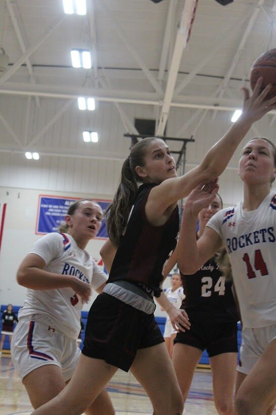 Rocky River Defeats Bay 67-42 in Dominant Display of Basketball Skills
