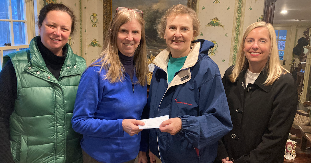 BAY VILLAGE: Women s club donates to Bay Village Historical Society