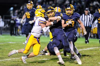 Banged Up Eagles Remain Undefeated Sports Westlifenews Com