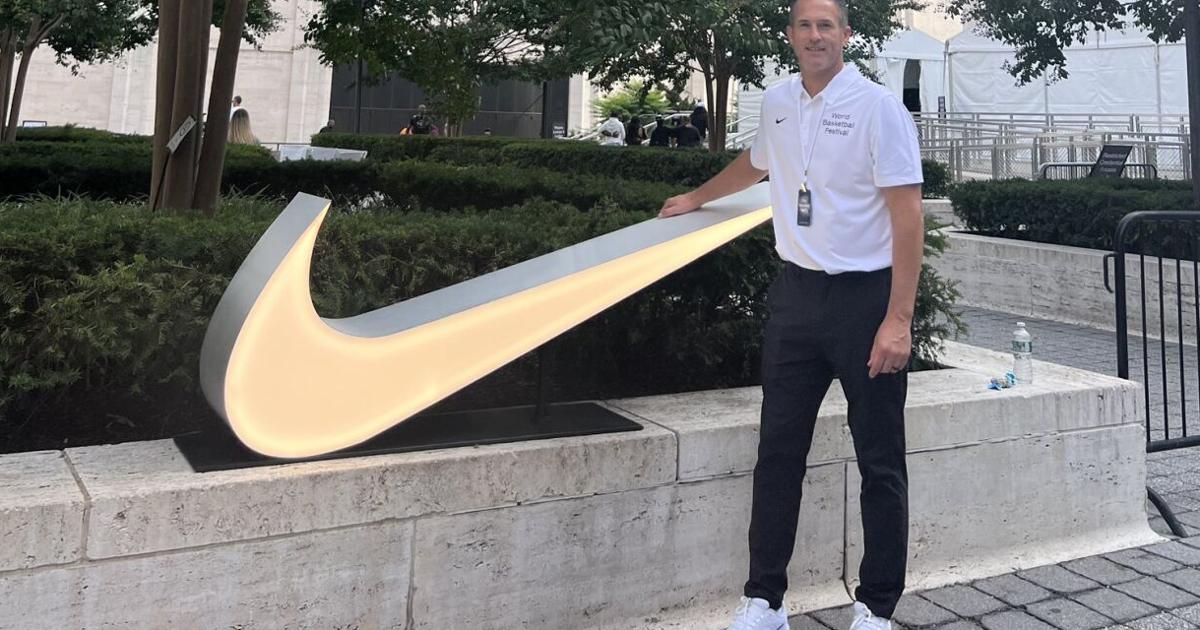 Incarnate Word Academy #39 s Rolfes coaches in Nike World Basketball Incarnate Word Academy #39 s Rolfes coaches in Nike World Basketball