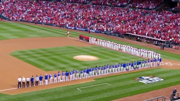 Willson Contreras wears cleats honoring Cardinals legend