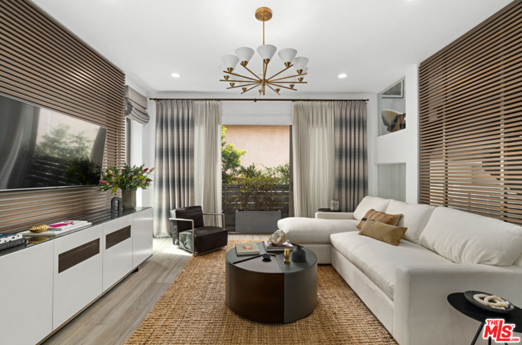 Remarkable Culver City Townhome With Designer Finishes News