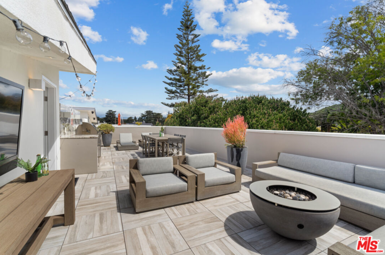 Remarkable Culver City Townhome With Designer Finishes News