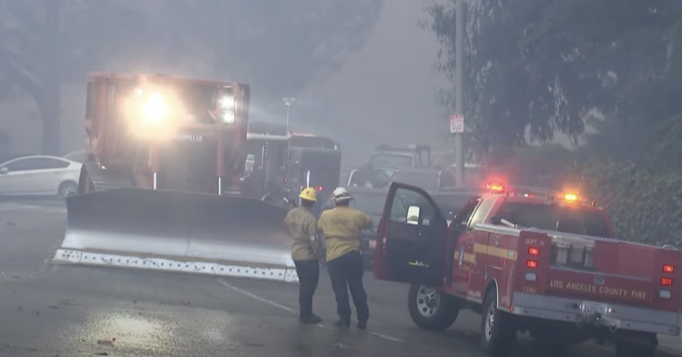 LIVE UPDATESSanta Monica Issues Evacuation Order, LA Provides Update