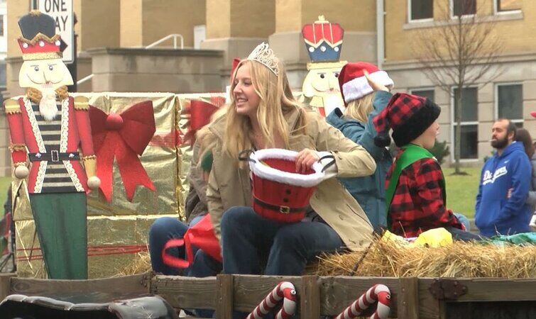 Boonville Christmas Parade 2022 Boonville Celebrates 75Th Annual Christmas Parade | Indiana | Wevv.com