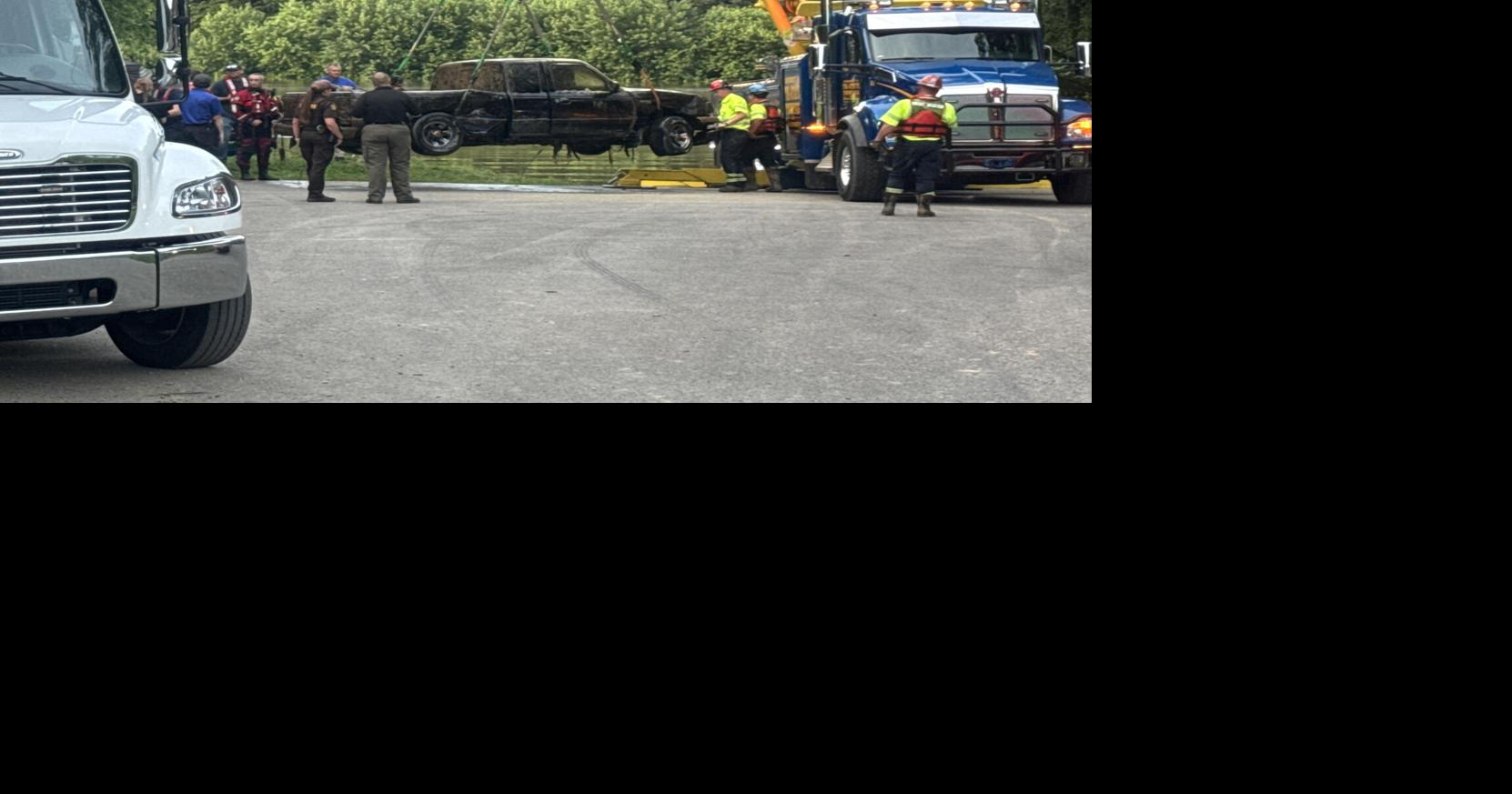 Update: Truck pulled from the Green River in Spottsville