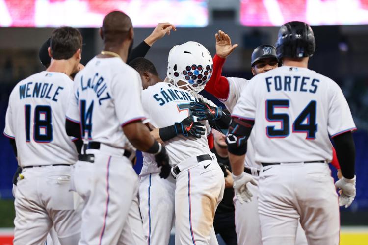 Jon Berti gives Marlins walk-off win over Pirates in 11