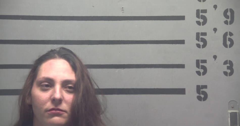 Police: Naked woman walks into stranger's home while intoxicated