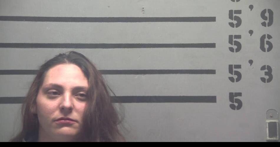 Police: Naked woman walks into stranger's home while intoxicated