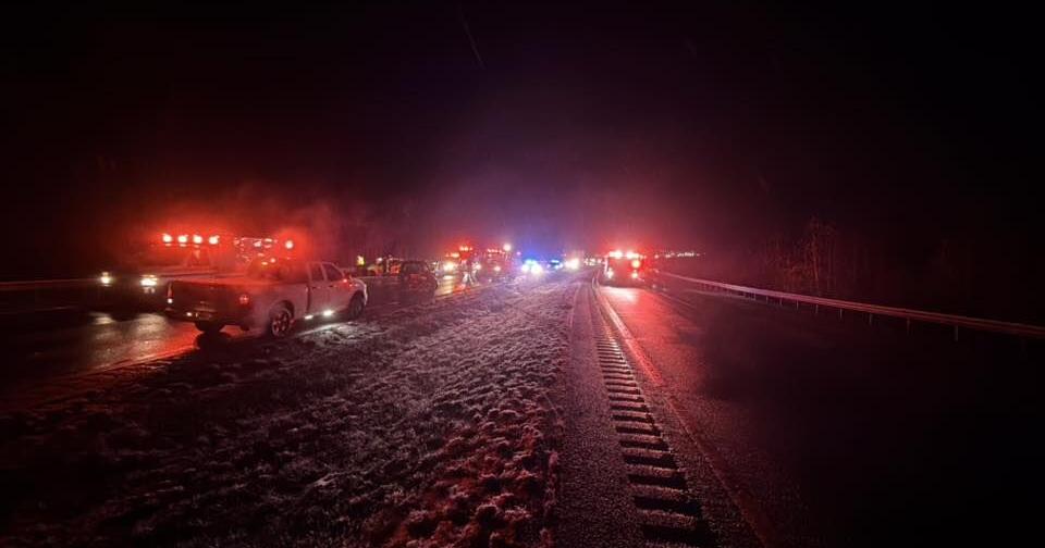 Officials: 7 hospitalized in Muhlenberg County crash, Western Kentucky Parkway shutdown