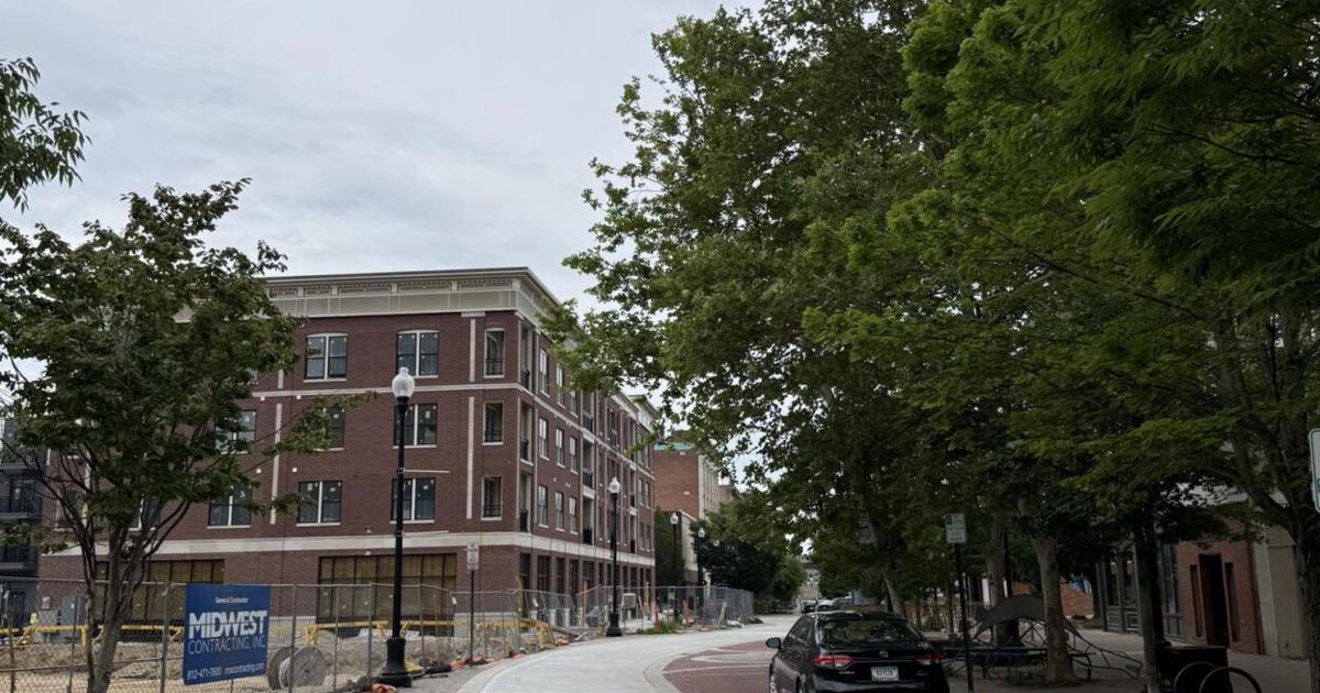 Main Street's 400 block is open again in Downtown Evansville