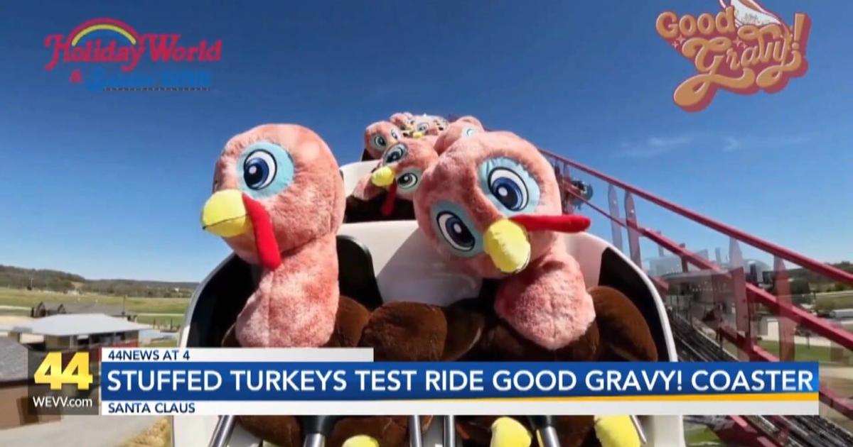 Stuffed Turkeys test ride new Holiday World rollercoaster | Video ...