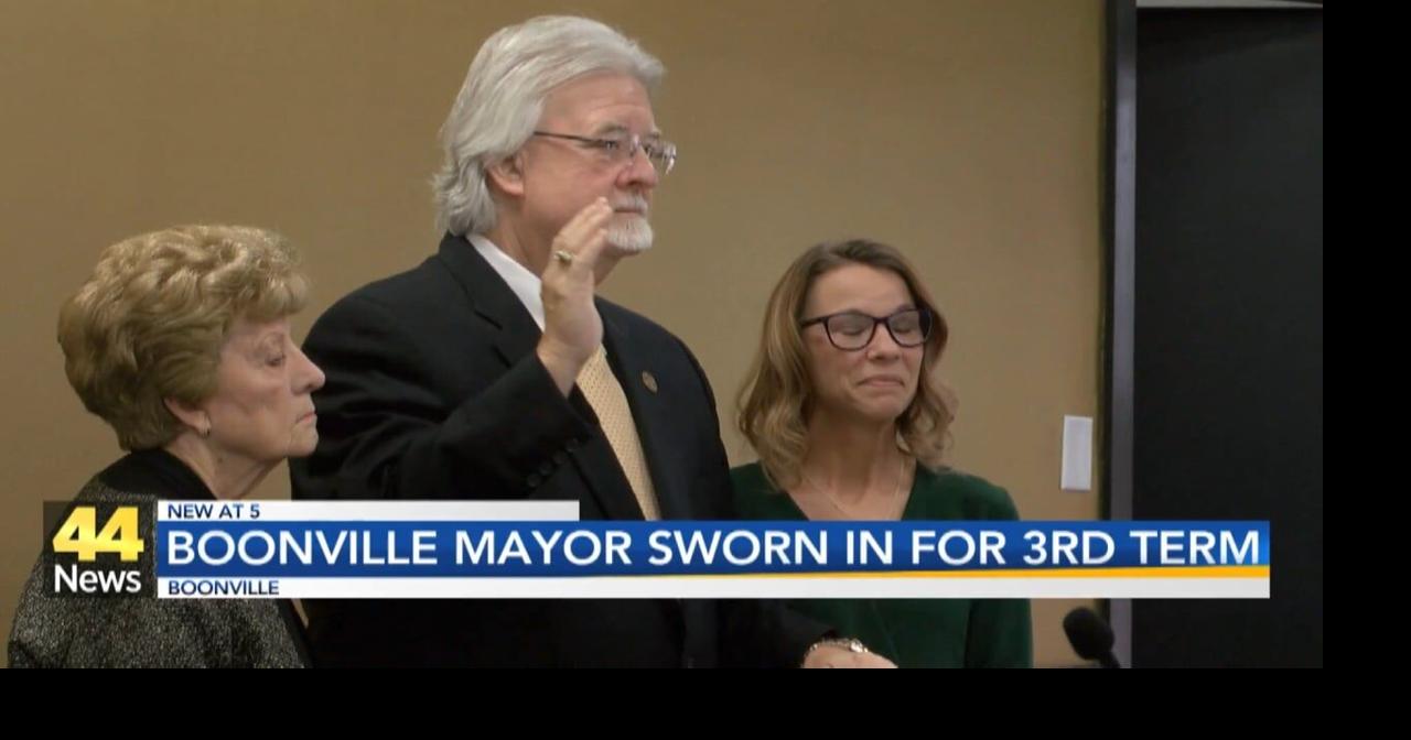 Boonville Mayor Charlie Wyatt sworn in for 3rd term News