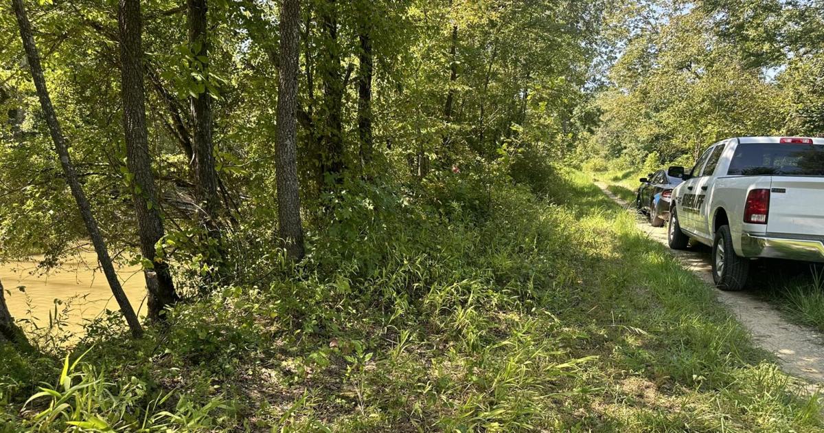 Crews respond to submerged vehicle in Muhlenberg County News Crews respond to submerged vehicle in Muhlenberg County News