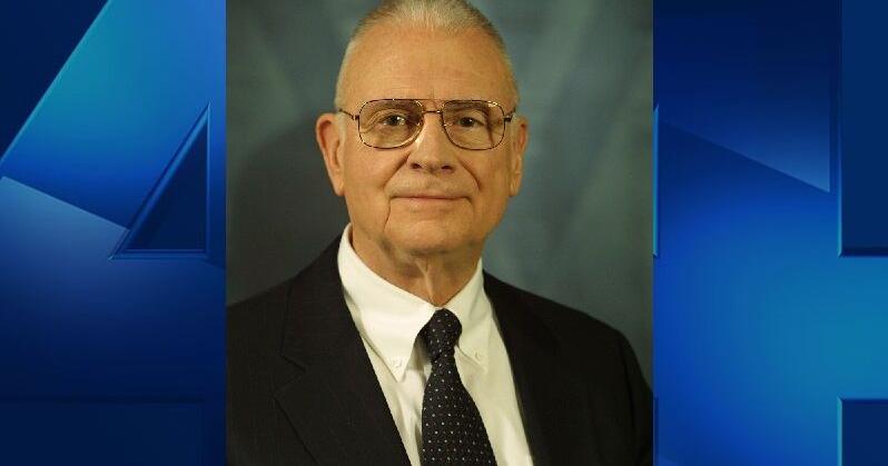 Lee Hamilton, former U.S. Congressman and Evansville native, dies at 94