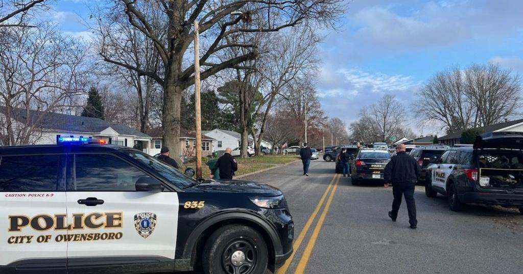 Two arrests made after standoff ends in Owensboro Crime Two arrests made after standoff ends in Owensboro Crime