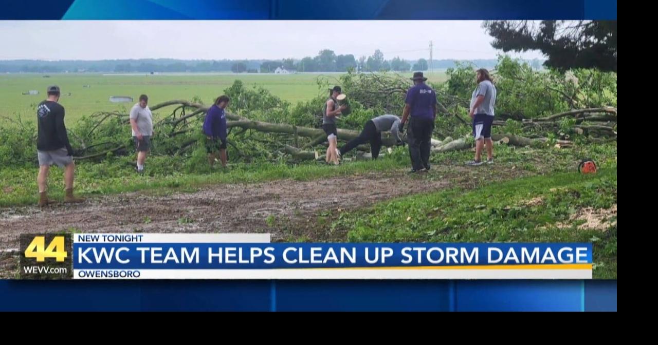 kentucky-wesleyan-college-football-team-helps-clean-up-storm-damage