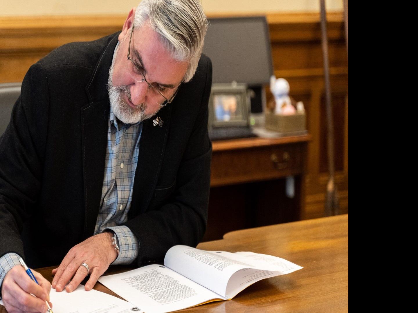 Gov. Holcomb Signs Order Ending Indiana's COVID-19 Public ...