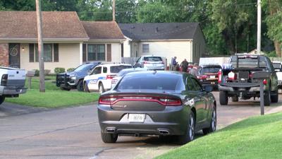 Authorities in Henderson, Kentucky, searching for an escaped killer