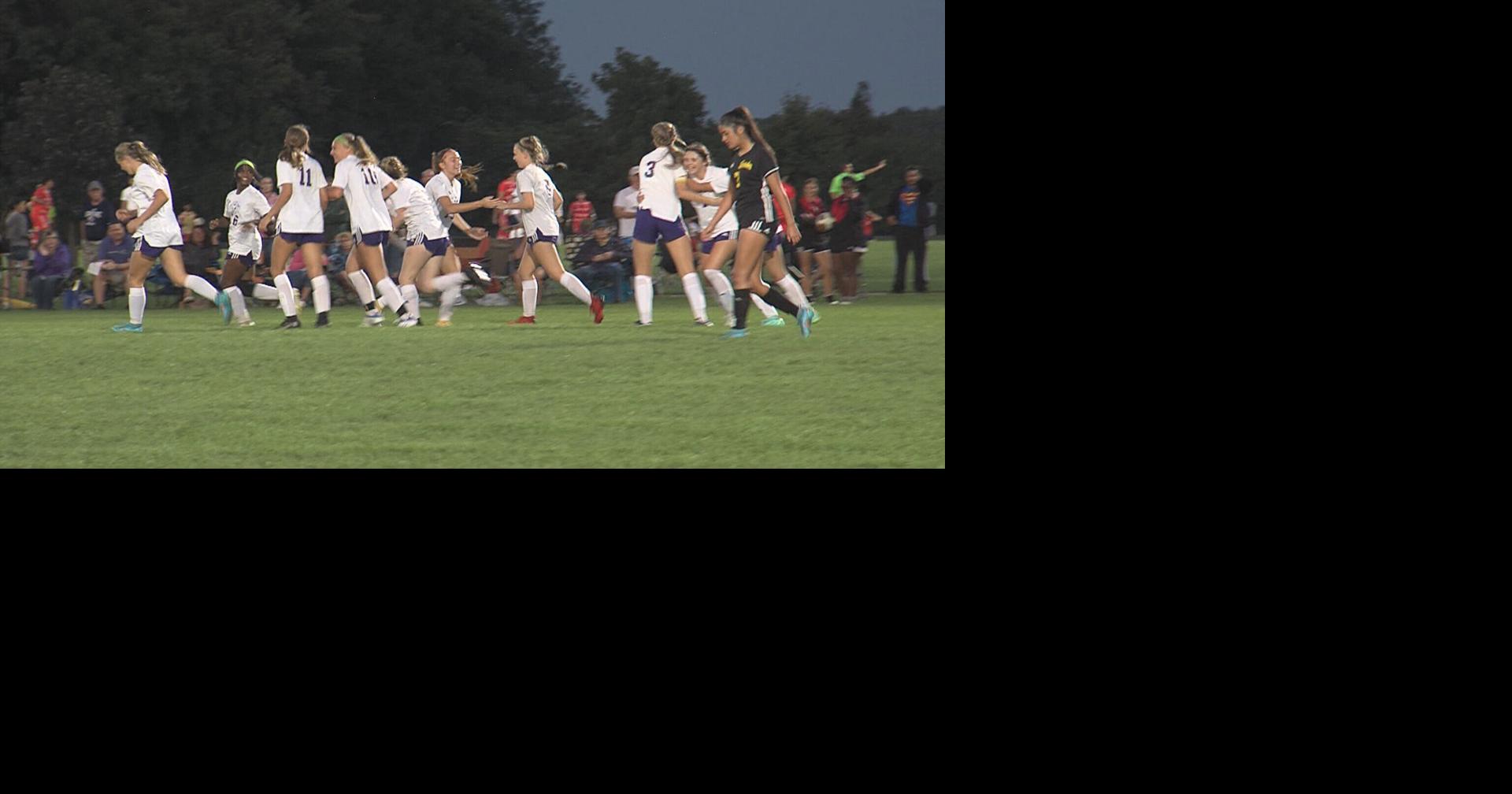 Girls High School Soccer Big second half leads Leo to 30 victory