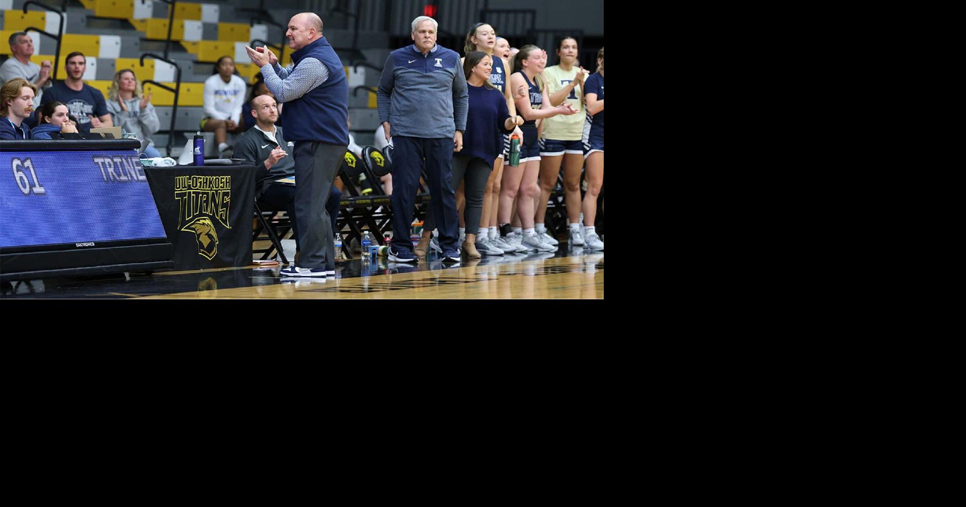 Thunder upset Gustavus Adolphus in NCAA Tourney College Sports