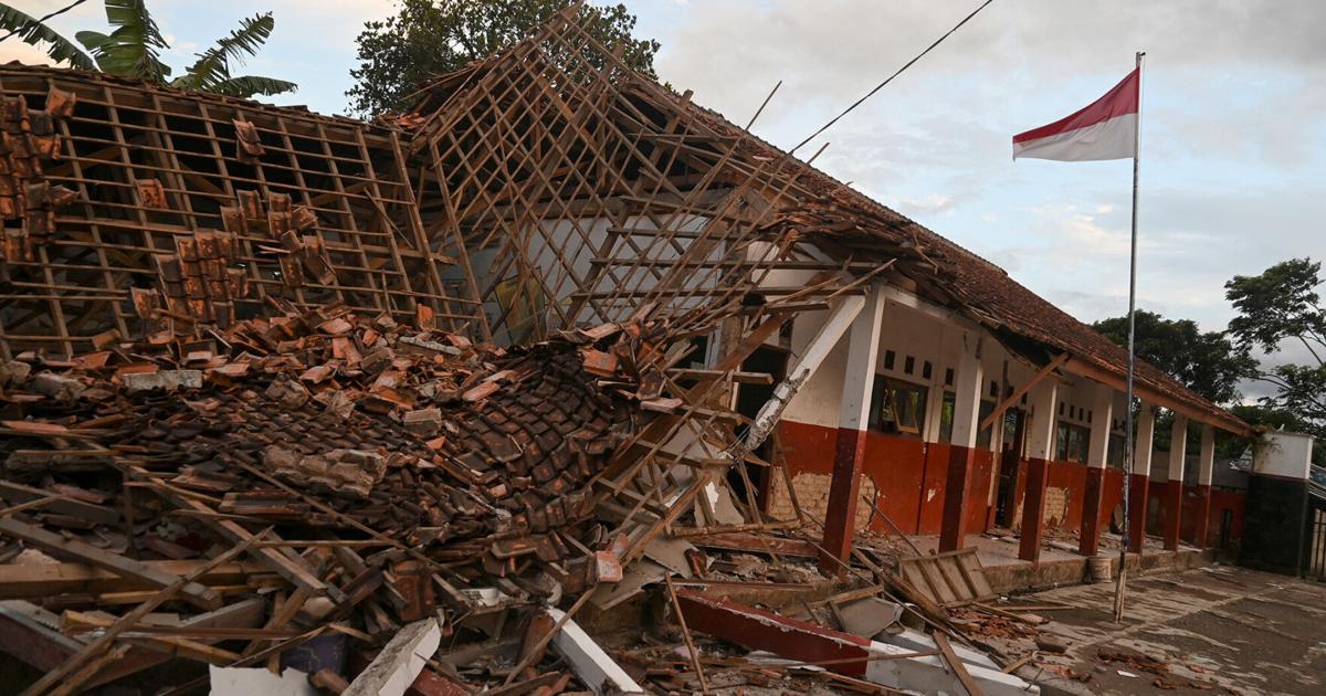 Magnitude 5.6 earthquake leaves at least 162 dead in Indonesia | News |  wfft.com