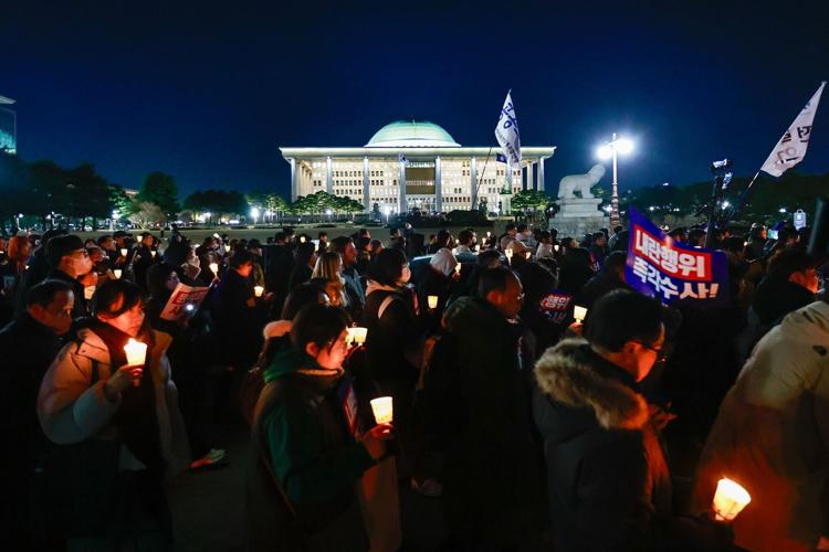 South Korea martial law 'a painful reminder of how easily democracy can be  threatened,' protesters say | News | wfft.com