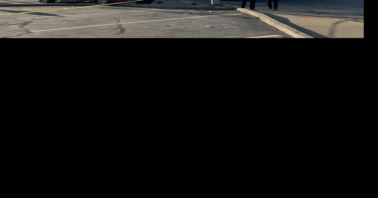 One dead, FWFD Battalion Chief hospitalized after Friday evening crash in east central Fort