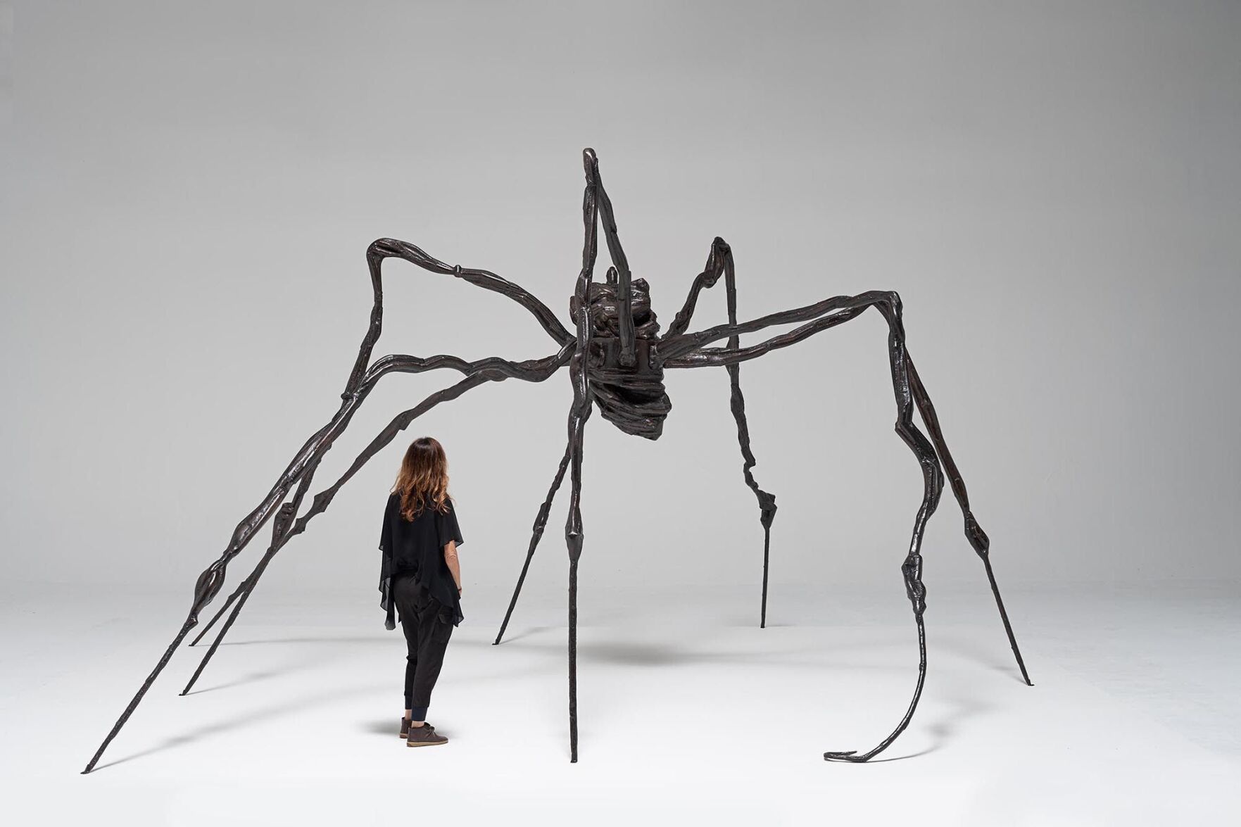 meto 　Louise Bourgeois Giant Louise Bourgeois spider sculpture sells for record $32.8