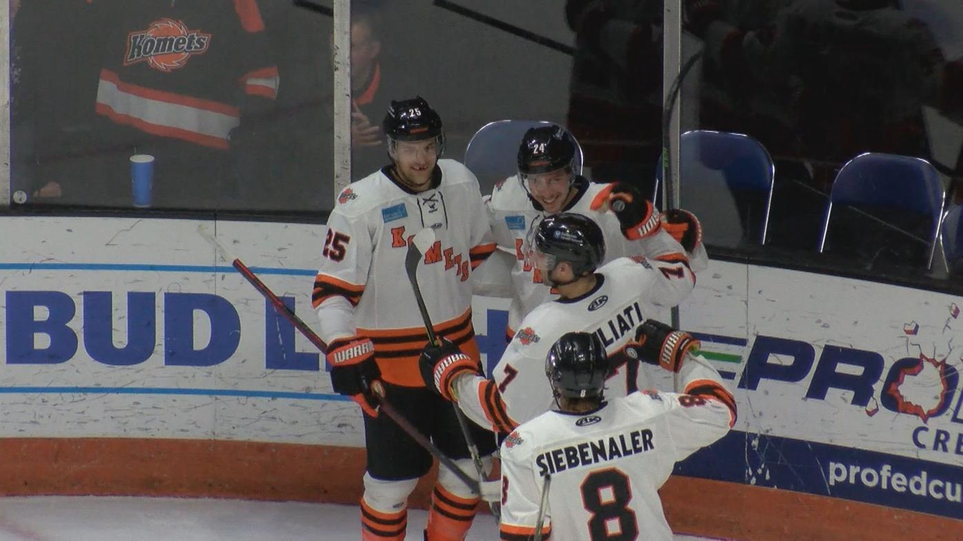 Working out the kinks: Petruzzelli scores, but Komets close preseason with  2-1 loss, Komets