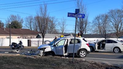 Police investigate after 84-year-old woman killed in 2-vehicle crash in ...